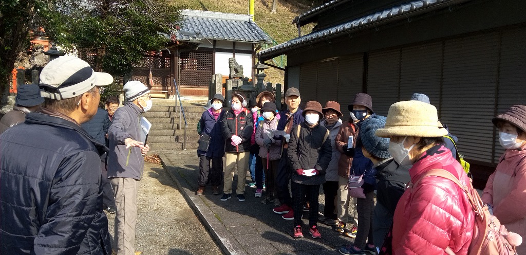 12月16日 木 朝倉北橋南側遊歩道の桜の枯れ枝を緊急剪定しました 朝倉台自治会 12月16日 木 朝倉北橋南側遊歩道の桜の枯れ枝を緊急剪定しました 朝倉台自治会